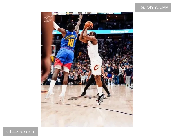 骑士后场双枪米切尔哈登组合，进攻端威胁巨大